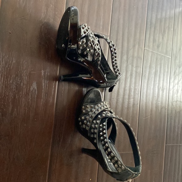 Burberry Heels - Picture 2 of 2